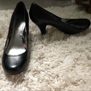 black low heels 7.5-8